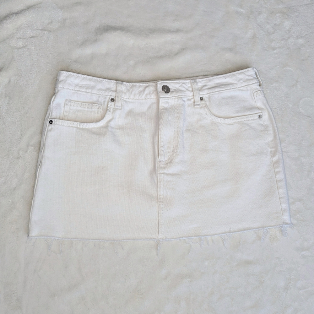 BP Raw Hem Denim White Mini Skirt